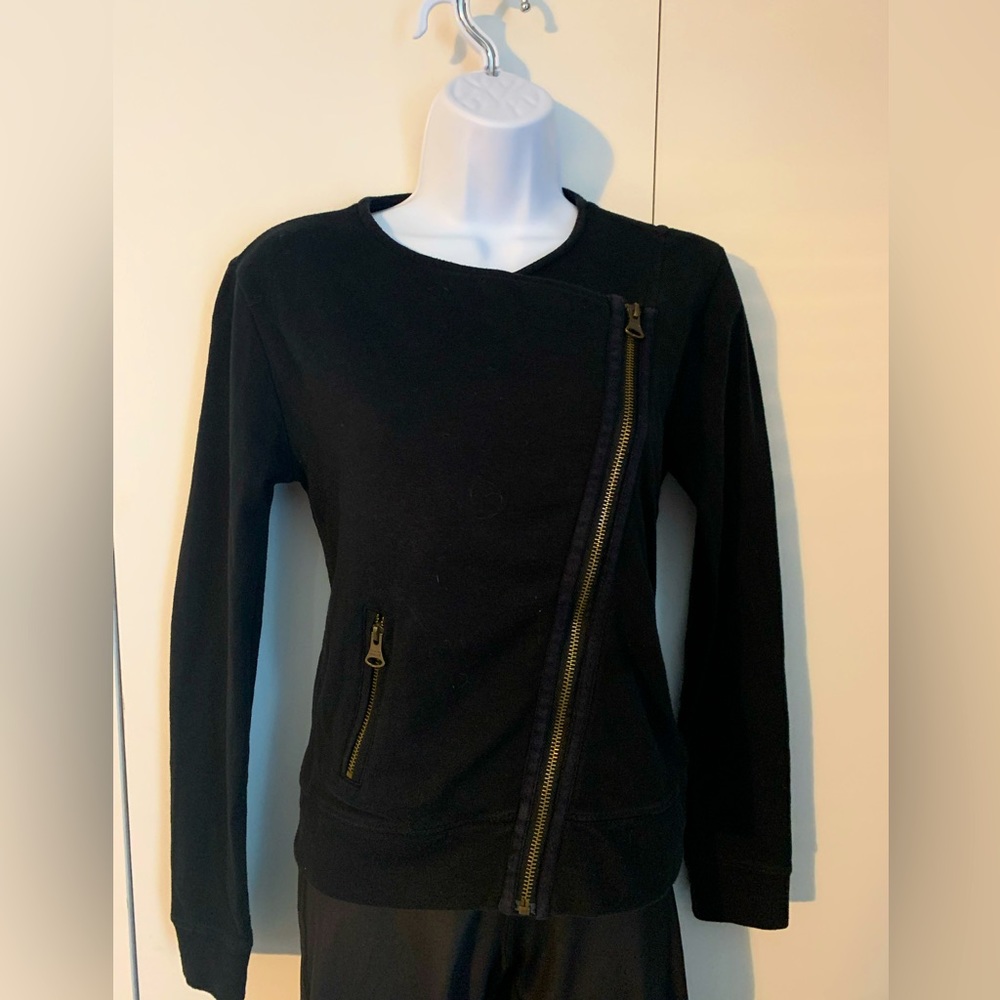 Banana Republic women’s black side zip jacket size XSMALL